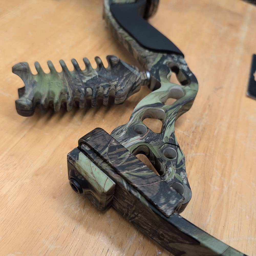 Bowtech TomKat 2008 70lb 28" Draw Compound Bow - Loaded Hunting Pkg - LH Left!