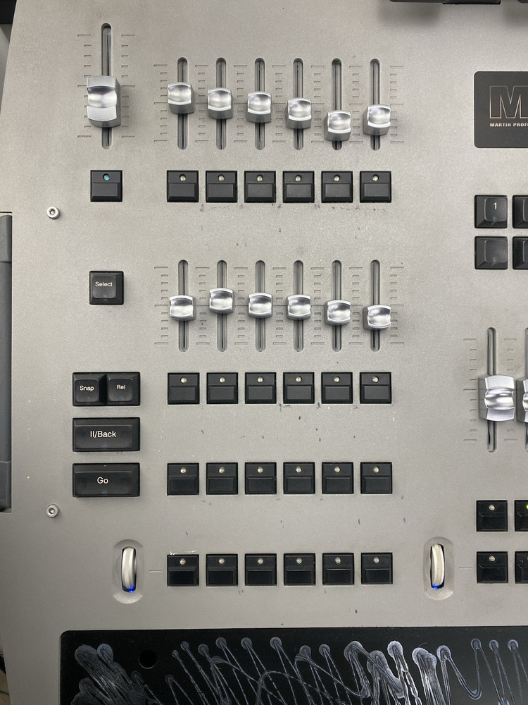 Martin M1 TS All-In-One Lighting Console
