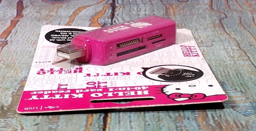 Hello Kitty 40-in-1 Card Reader - NEW