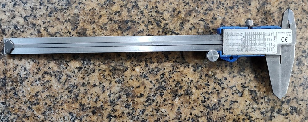 ELECTRONIC DIGITAL CALIPER 0-8"