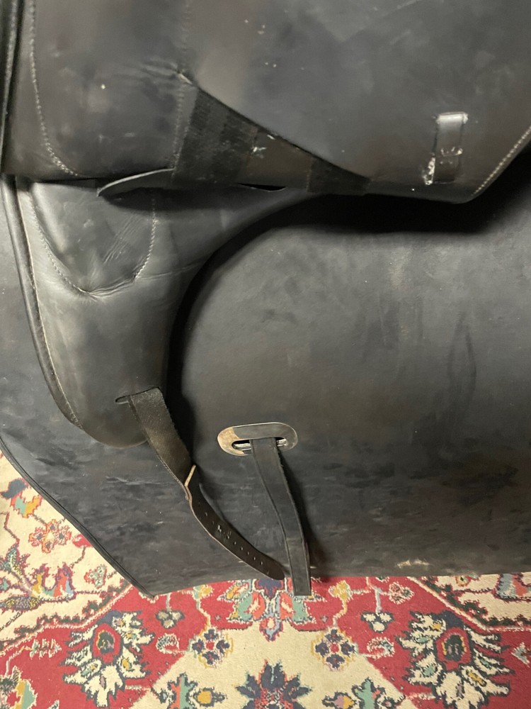 BEVAL DRESSAGE SADDLE 17.5"