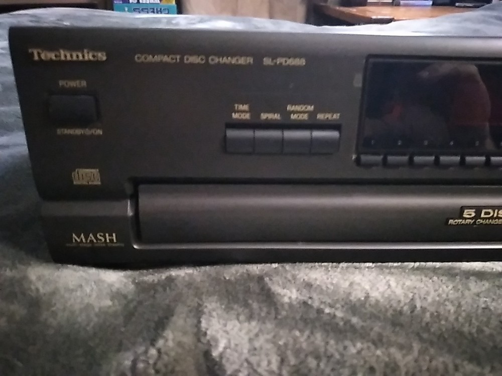 Technics #SL-PD688 5 Disc CD Player
