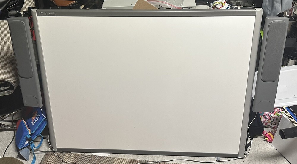 smart technologies UF70 Projector With SB660 Interactive Smart Board