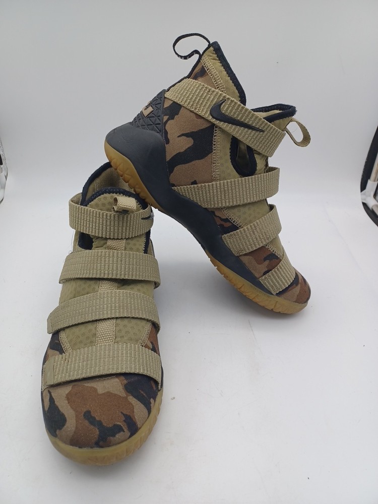 Nike Zoom Size 7Y