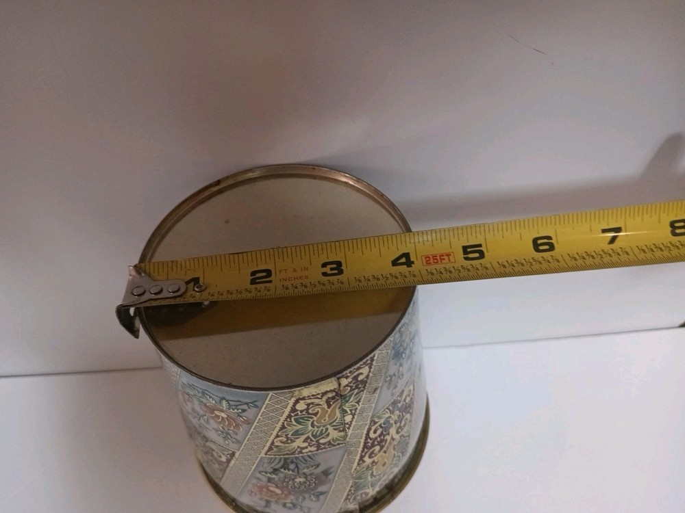 VINTAGE CONTAINER MADE IN ENGLAND TIN CONTAINER WITH LID