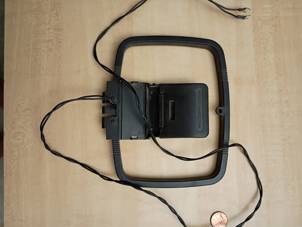 AM Loop Antenna - With Built In 30 inch Attachment Wire - Not Tested