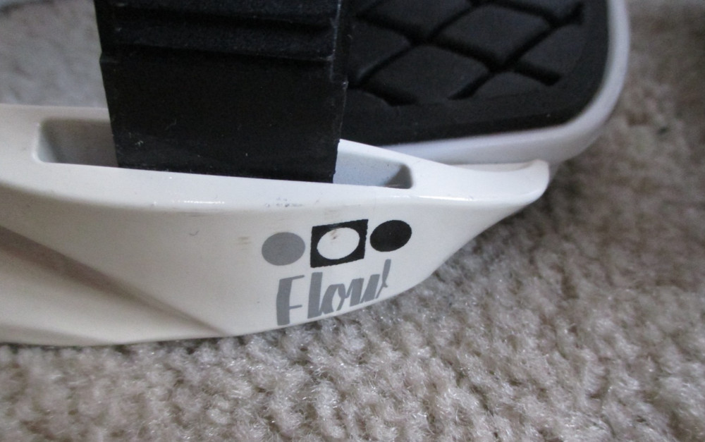 Flow Essence women's Snowboard Bindings Size Medium