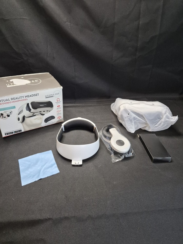 Utopia 360 Virtual Reality 3D Headset + Bluetooth Controller New In Box