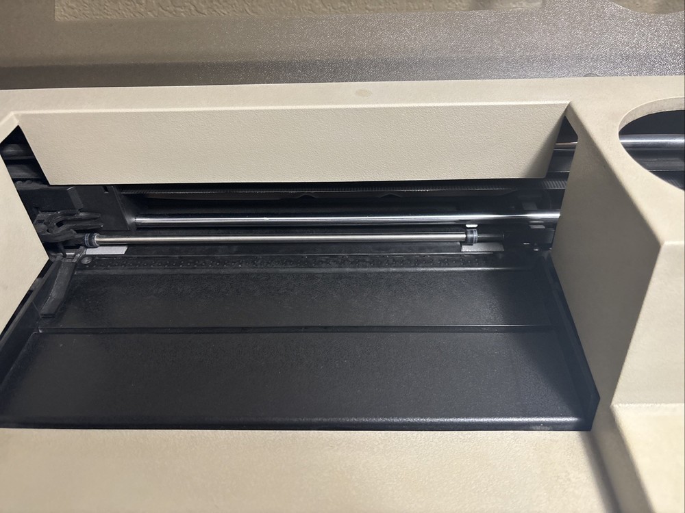 Hewlett-Packard HP 7550A graphics plotter with power cord