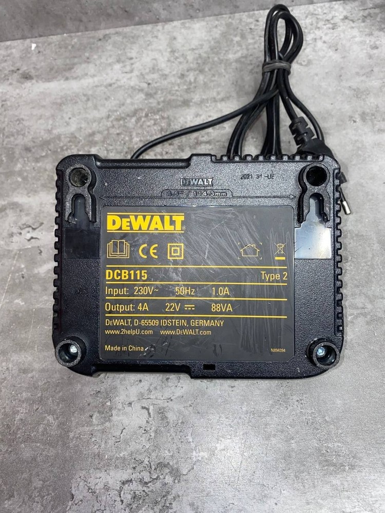 DeWalt DCB115 Charger