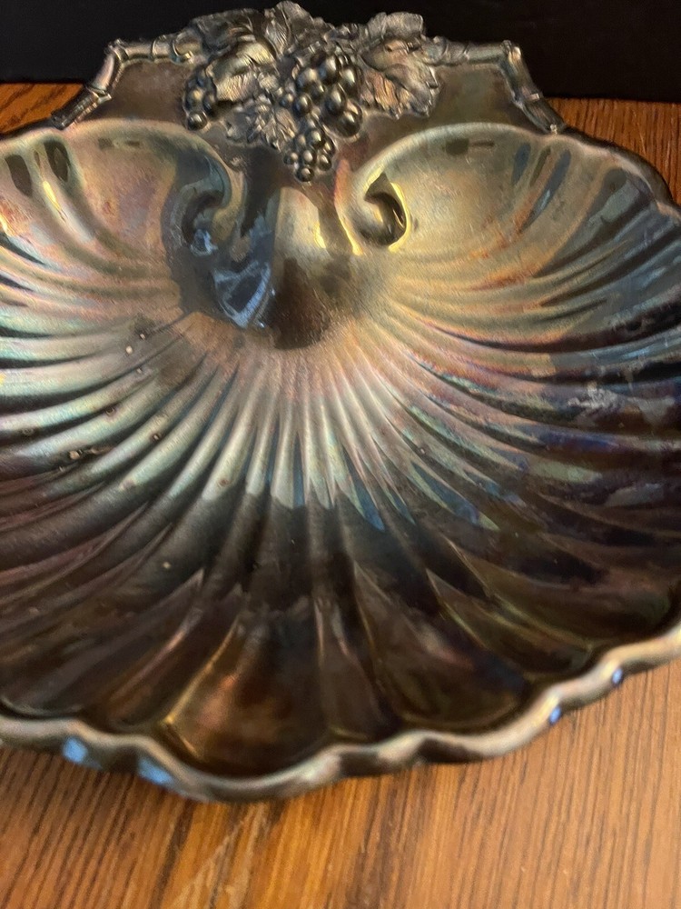 Reed & Barton Silverplate Shell Dish w/ Grape Leaf Design & Grape Feet #209-1960