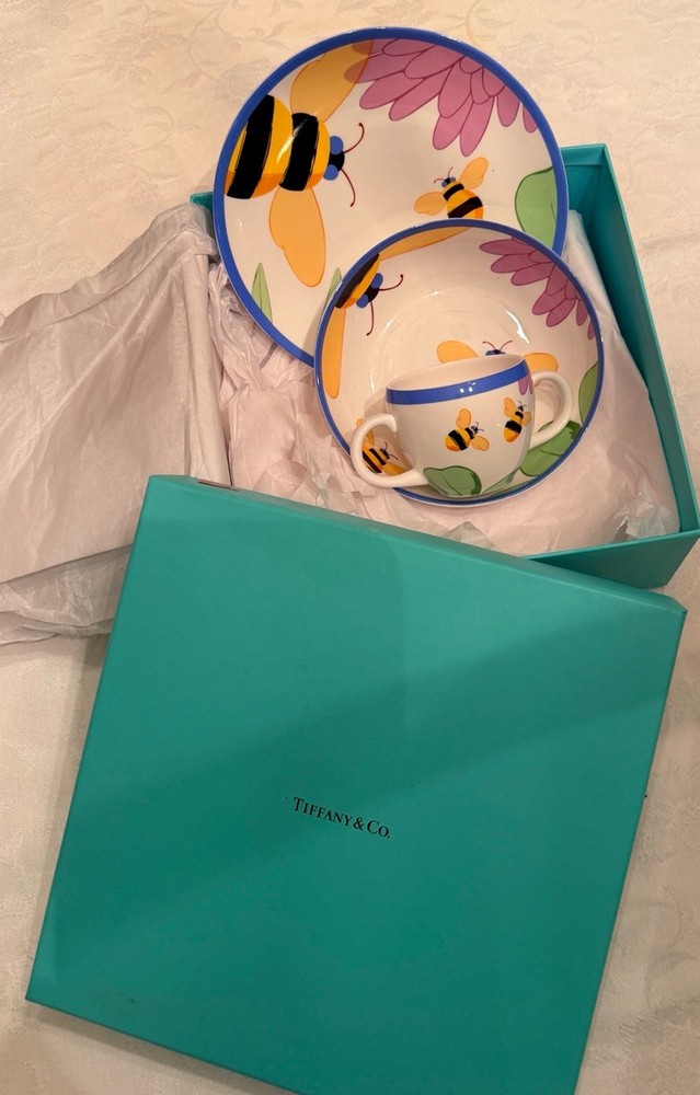 ✨ Tiffany & Co. “Buzz Buzz” Infant Dinner Set – 3-Piece with Original Box