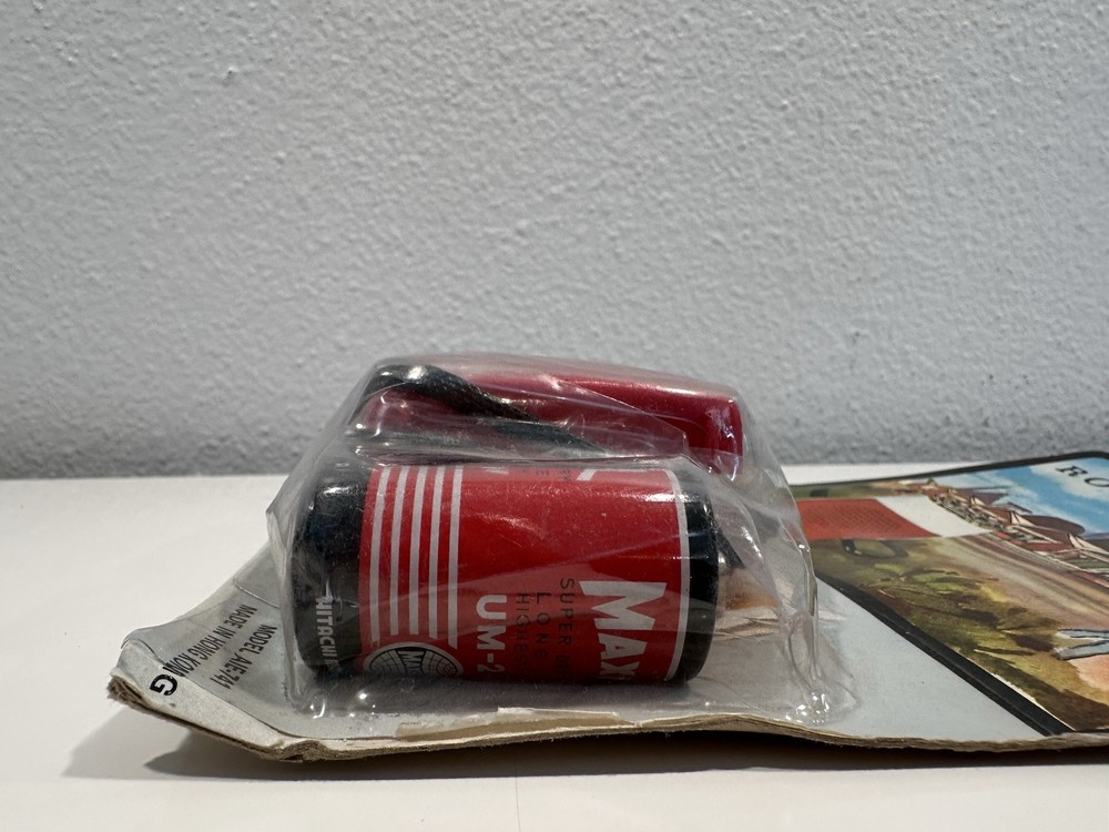 VINTAGE *NEW* ROBIN AIE-741 Red Solid State Micro Transistor Radio