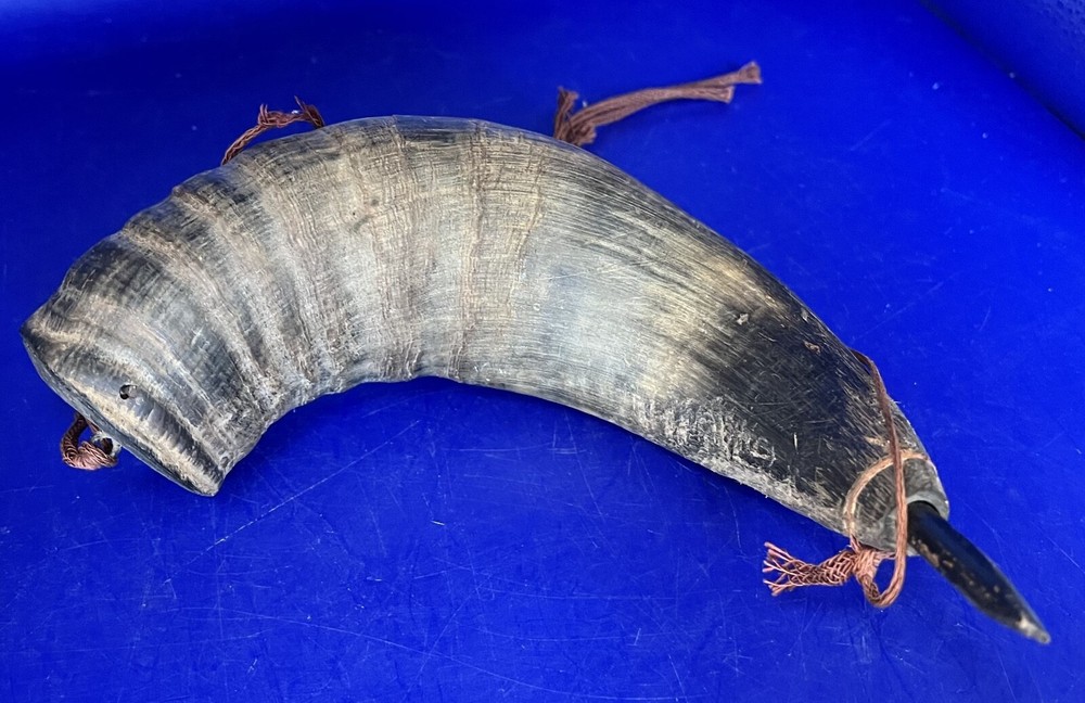 Antique 7" Black Powder Horn