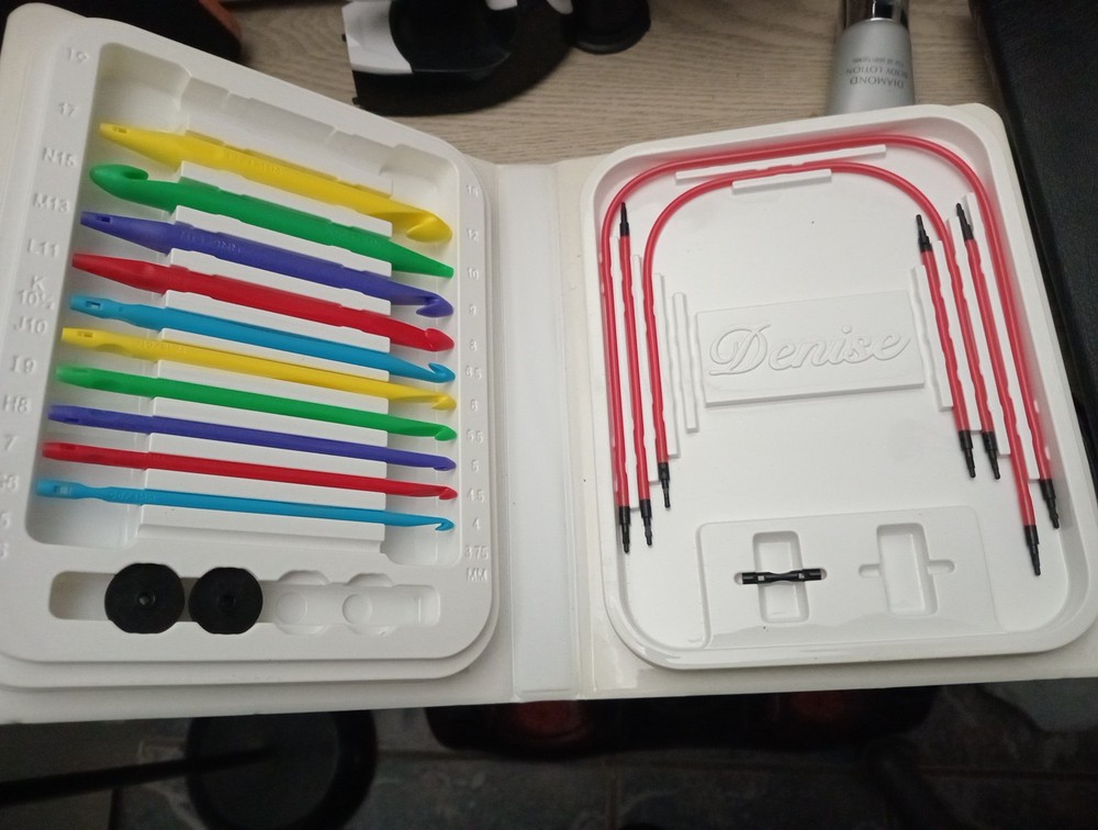 Denise Interchangeable Crochet Hook Set