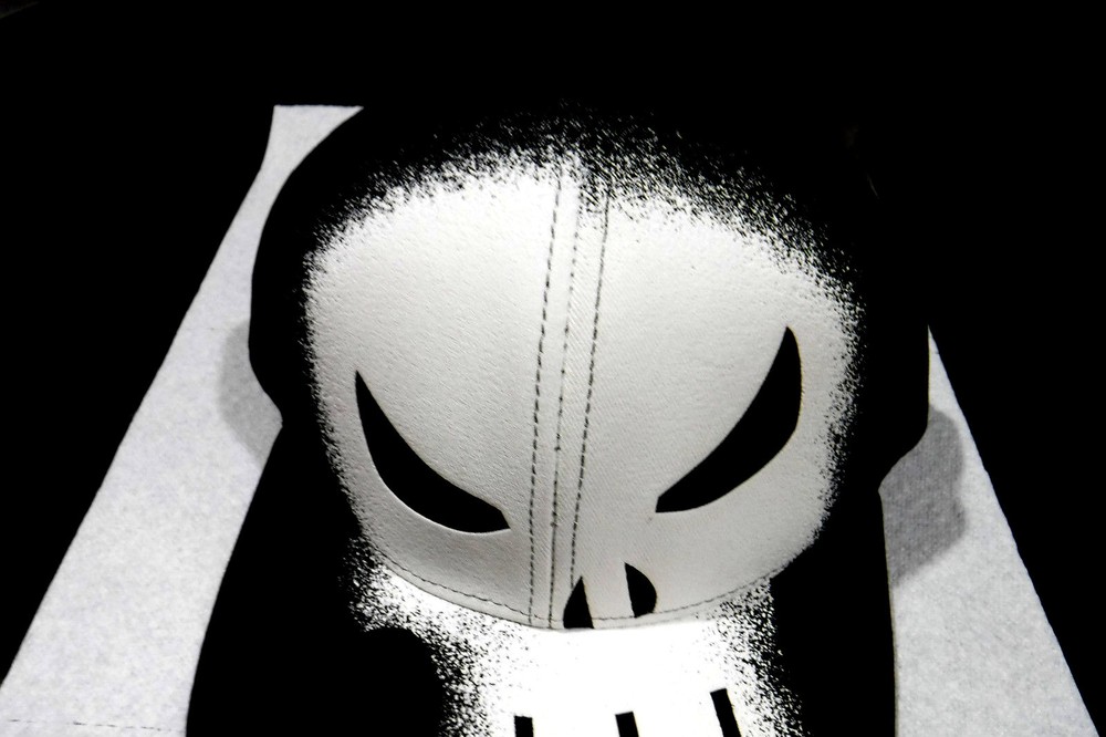 NWTS-OOP-MARVEL COMICS THE PUNISHER GRAPHIC DESIGN BASEBALL CAP; SNAP BACK HAT