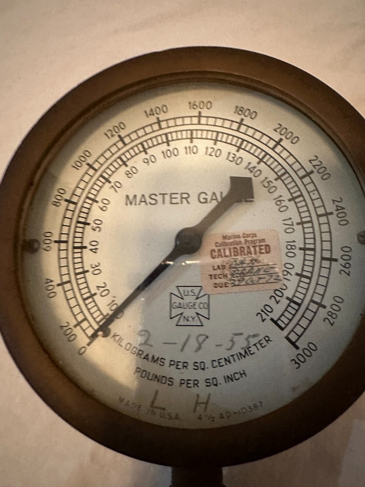 US GAUGE CO NY 3000 PSI 4.75 DIAMETER