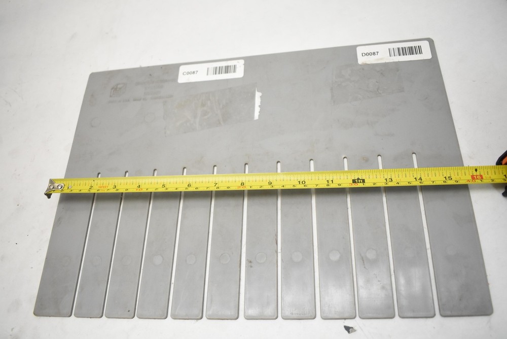 Quantum Storage Systems DS93120 Gray Plastic Slotted Divider Panel Plate