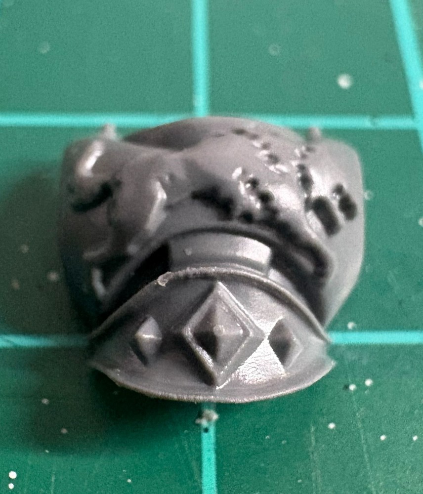 Space Wolves Torso Armour Type D Front Chest Wolf Icon Bit Warhammer 40K Kitbash