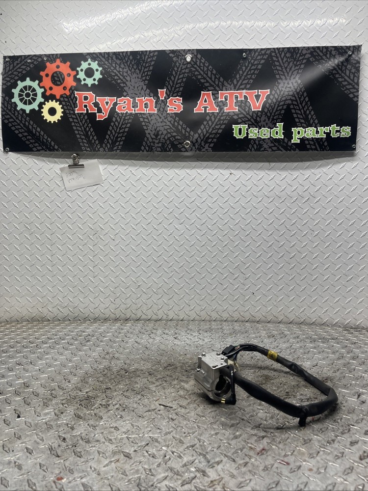 04 Honda VTX1300C VTX 1300 Left Handle Bar Control Switch