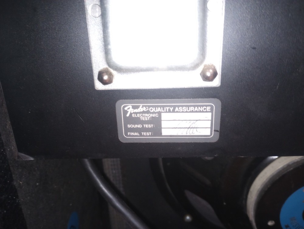 FENDER STUDIO 85 GUITAR AMPLIFIER WORKS GREAT!