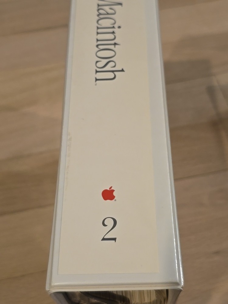 vintage apple inside macintosh volume 1 and 2 developer manuals 84-85