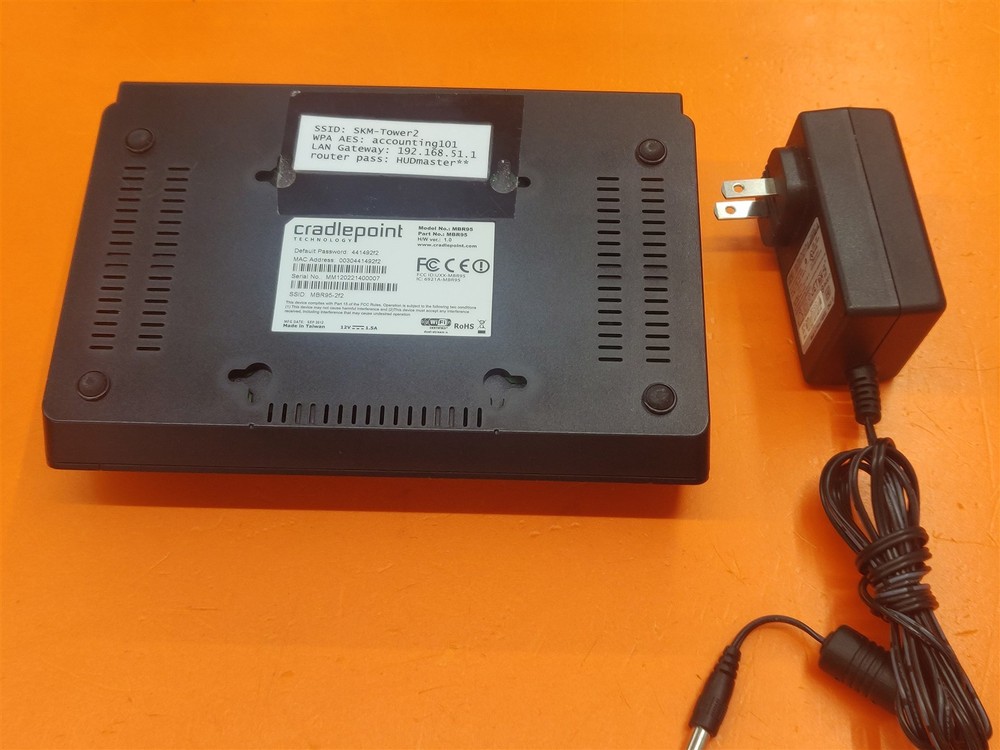 ⭐️⭐️⭐️⭐️⭐️ CradlePoint MBR95 Black Wireless Router & Power Adapter Bundle