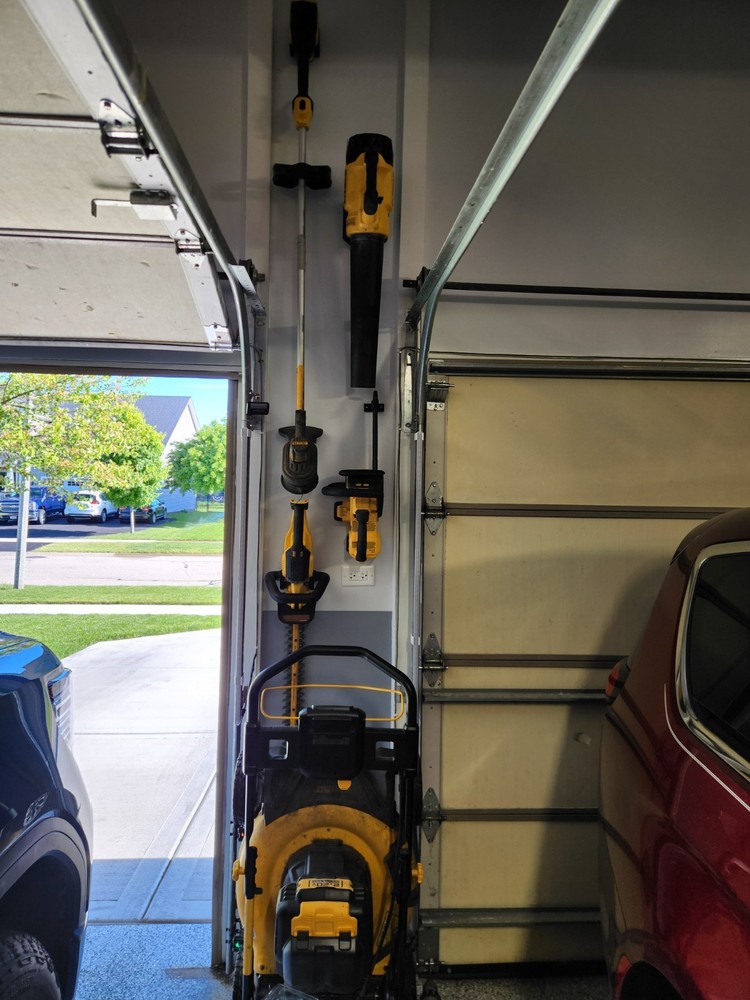 Dewalt DCCS620 Chainsaw Mount