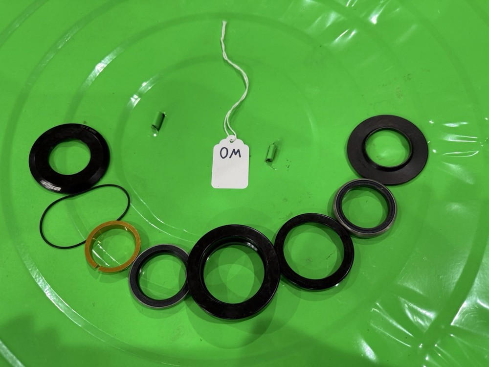 USED CANNONDALE HEADSHOK CONVERSION TO 1-1/8 FORK HEADSET BEARINGS