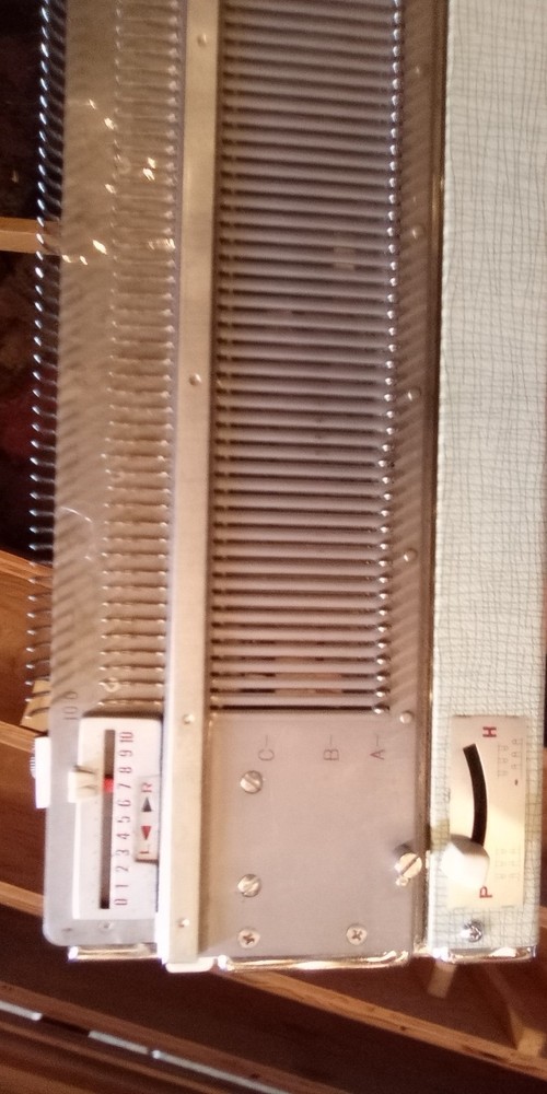 kr-551 Brother Ribber( Knitting Machine Accessory)