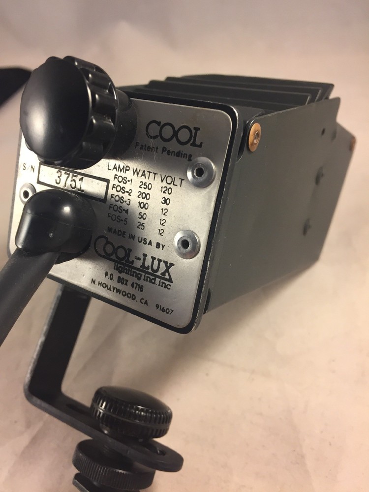 Retro Cool-Lux Mini Cool Light Working Condition Vented Photo Studio