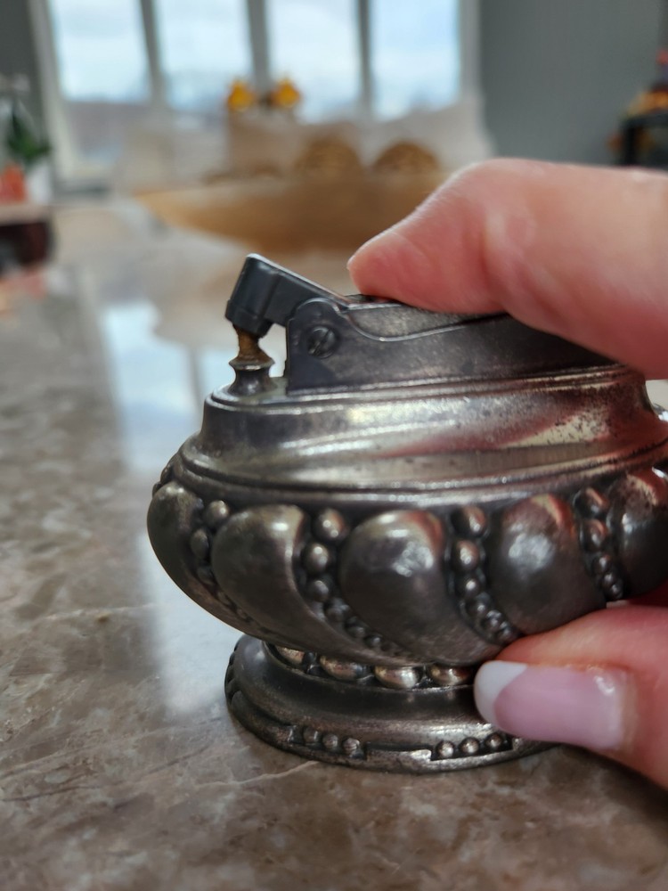 Vintage Ronson Crown Silver Plated Table Cigarette Lighter