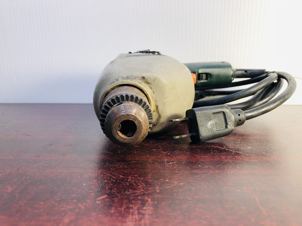 BLACK & DECKER 3/8" Variable Speed Drill Model 7190 Reversible With Chuck