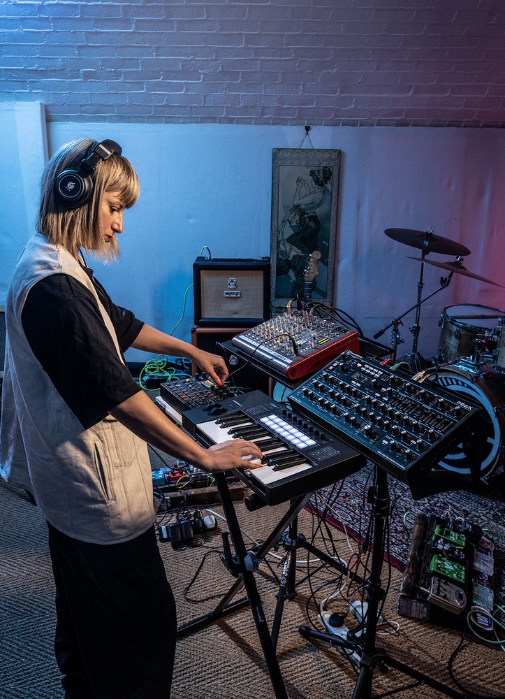 Novation LAUNCHKEY 25 MK4 25-Key USB MIDI Ableton Live Keyboard Controller+Bench