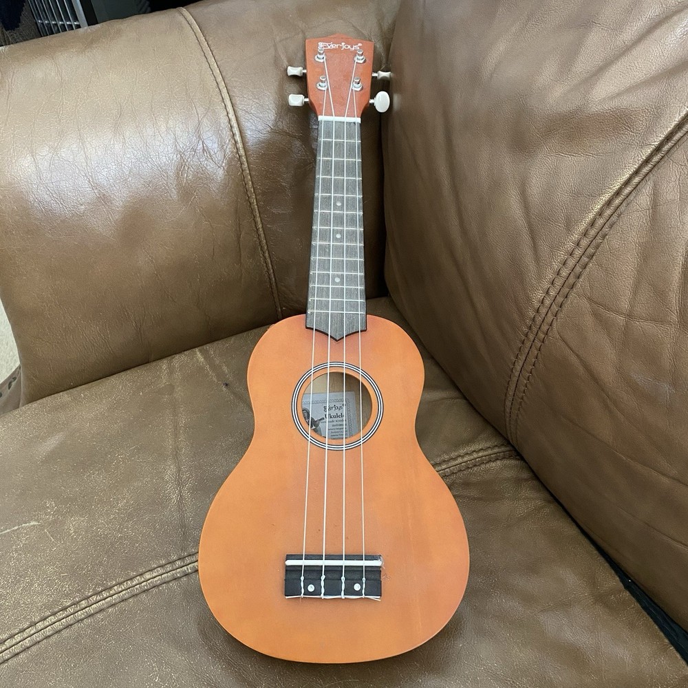 hawaiian ukulele Everjoy 21” *READ