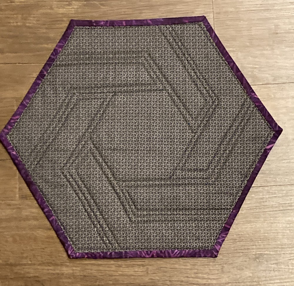 🌷🐣🌟 March Easter Redeemer Hexagon Quilted Table Topper & Trivet 🌟🐣🌷