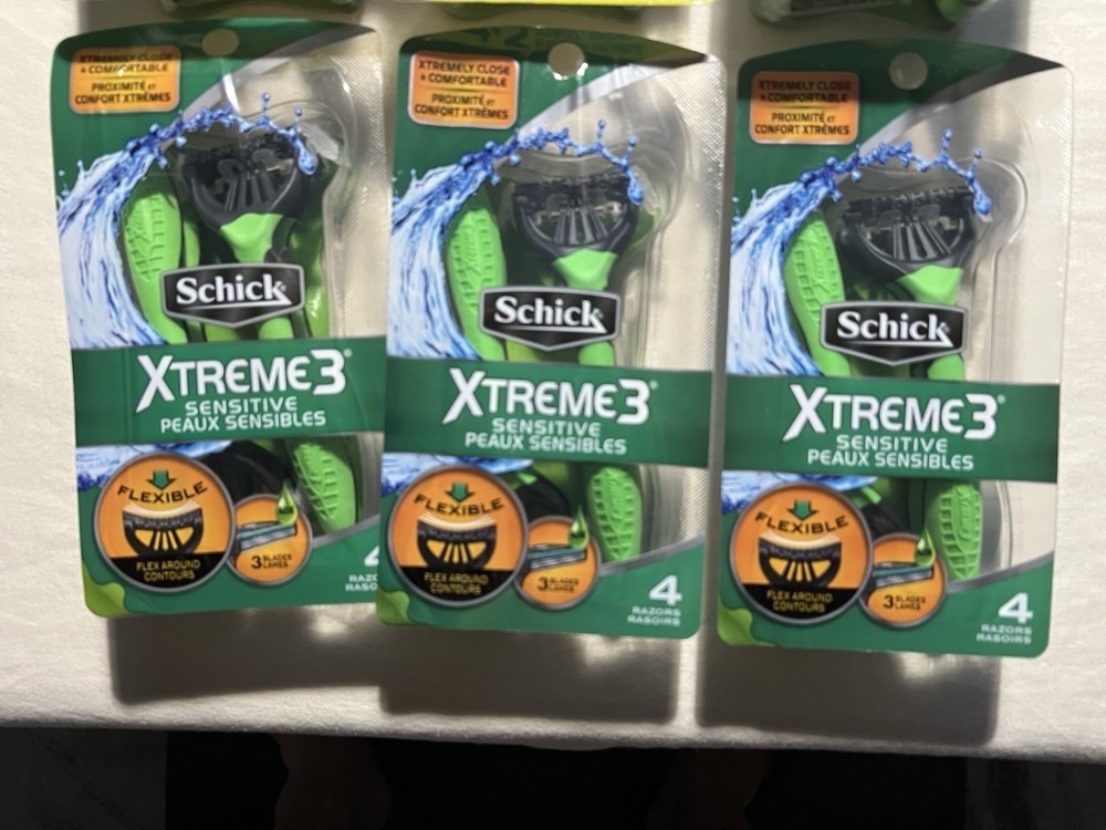 32 Ct Total Schick XTREME 3 SENSITIVE Disposable Razor Please Read Description