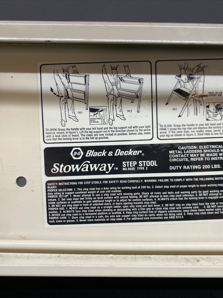 Black and Decker Stowaway Step Stool 9600 type 2 Fold Flat