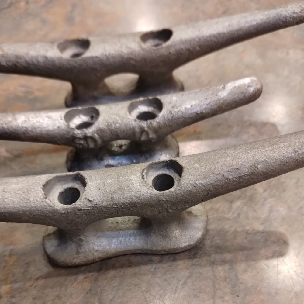 3 Open Base Cleats Galvanized Pre-owned