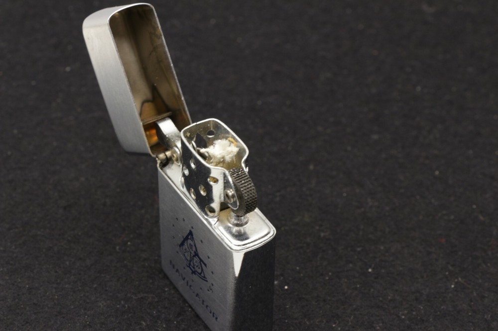Vintage Chrome Barlow Wind Proof B7 Lighter with NAVIGATOR Emblem on Front