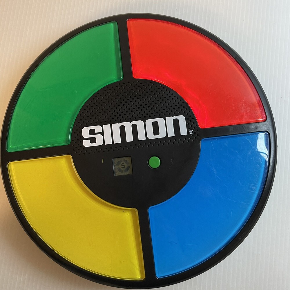 Hasbro Simon Says Electronic Game Built in Screen Counter 2013 - Tested Works