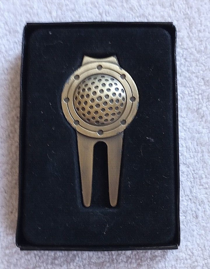 Vintage Irving Golf Tee for golfing
