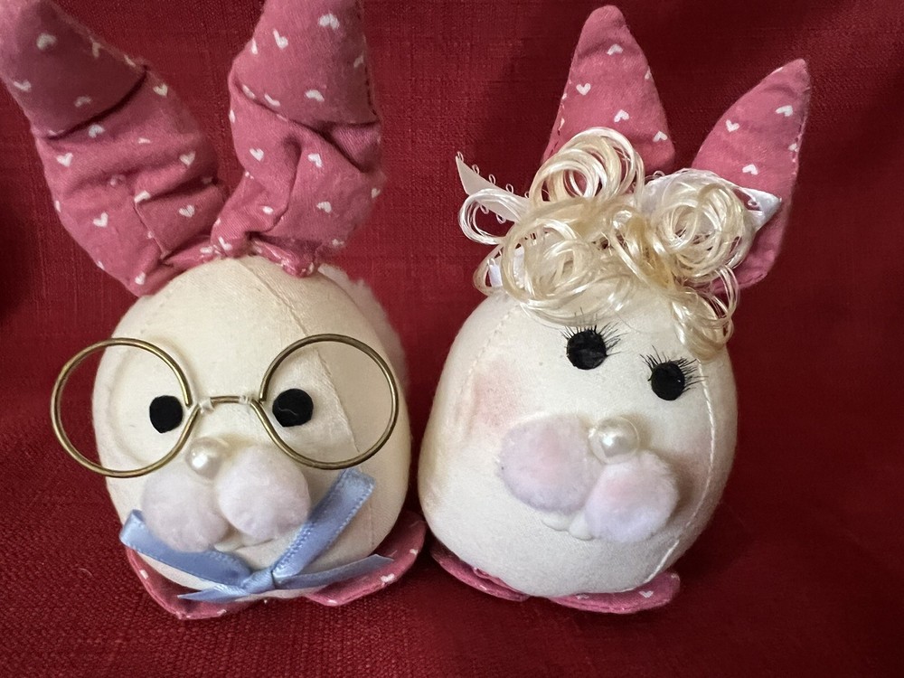 PRIMITIVE MR. and MRS.EASTER BUNNY RABBIT DOLLS FIGURINES TABLE DECOR