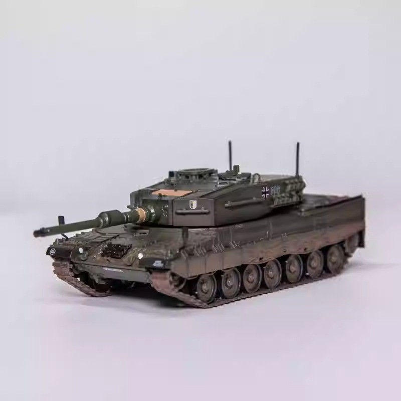 1/72 German Leopard 2A4 main battle tank model green