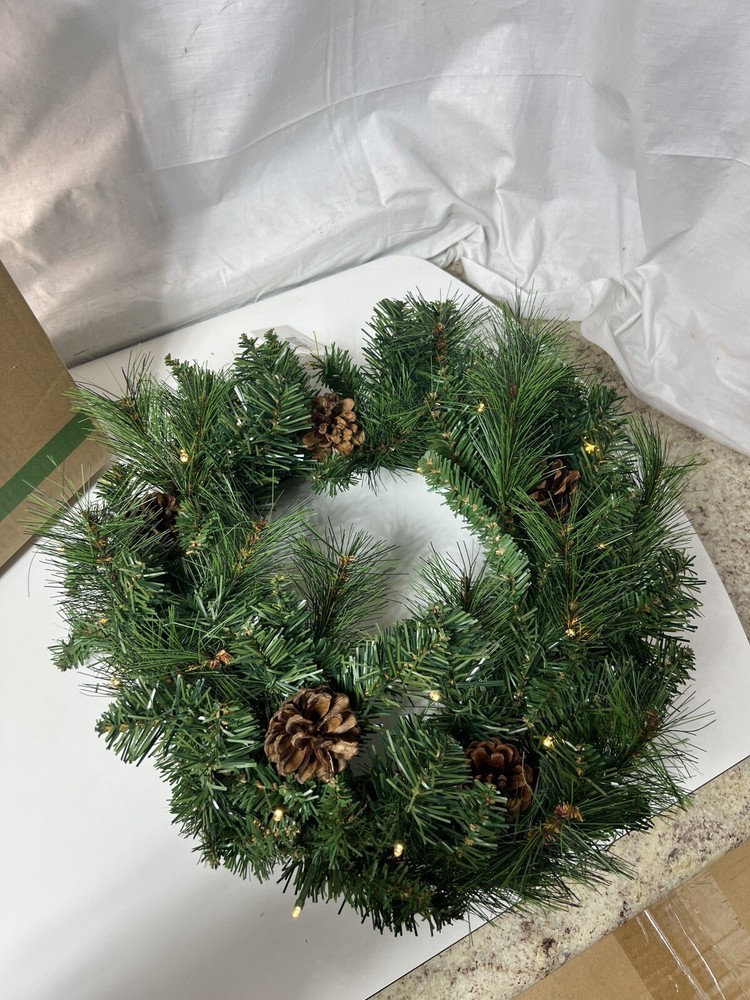 Mixed Pine Clear LED Wreath, 20 in Battery Powered New