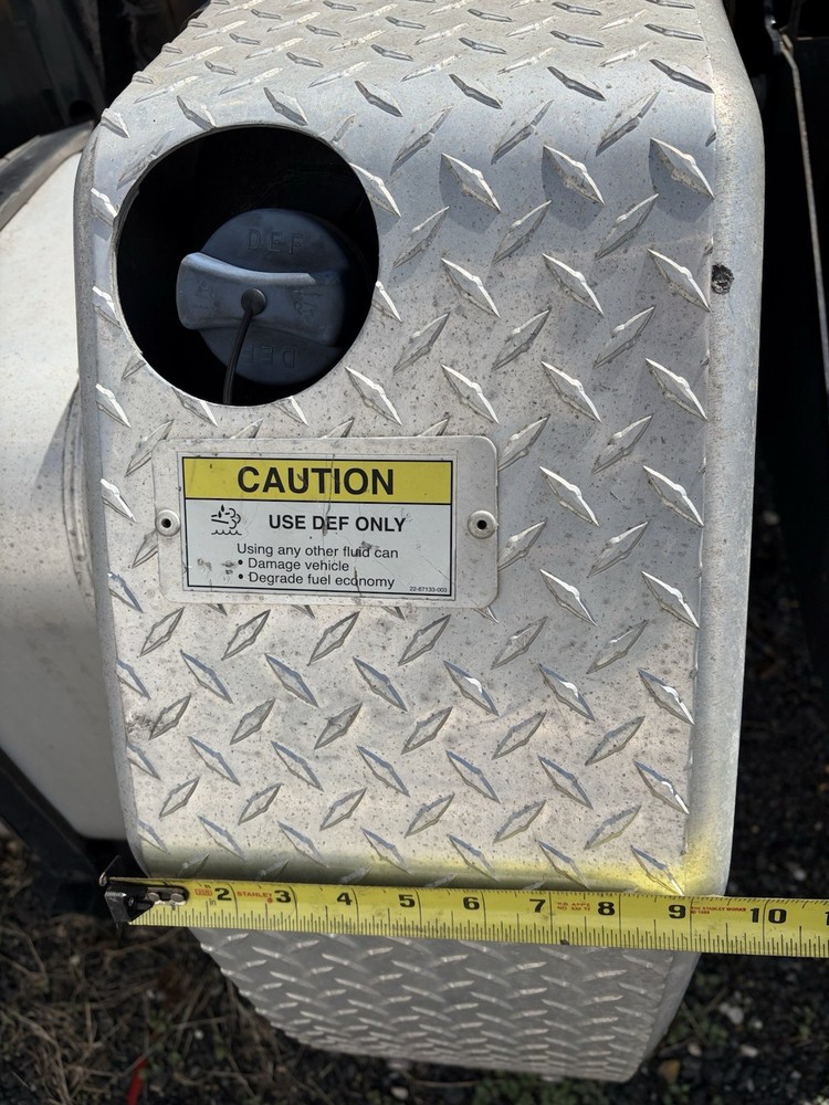 DEF TANK FREIGHTLINER M2 2018
