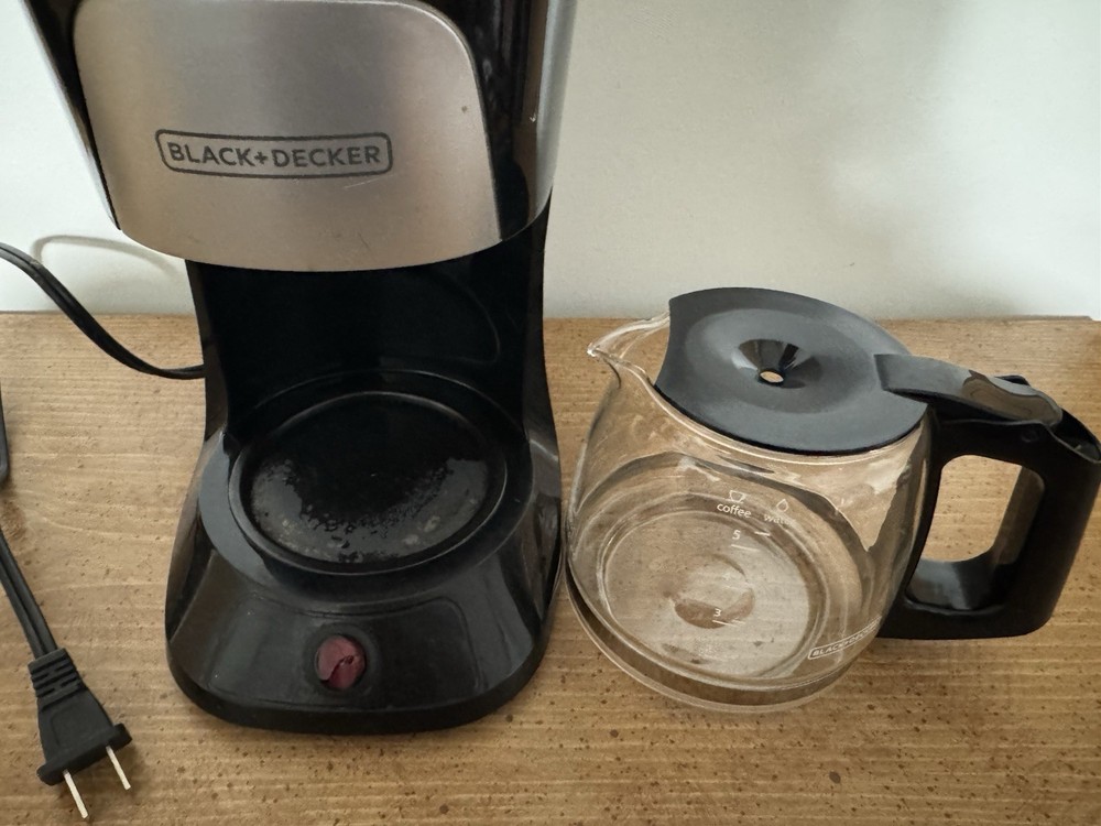 BLACK+DECKER CM0555B 5-Cup Coffeemaker - Black