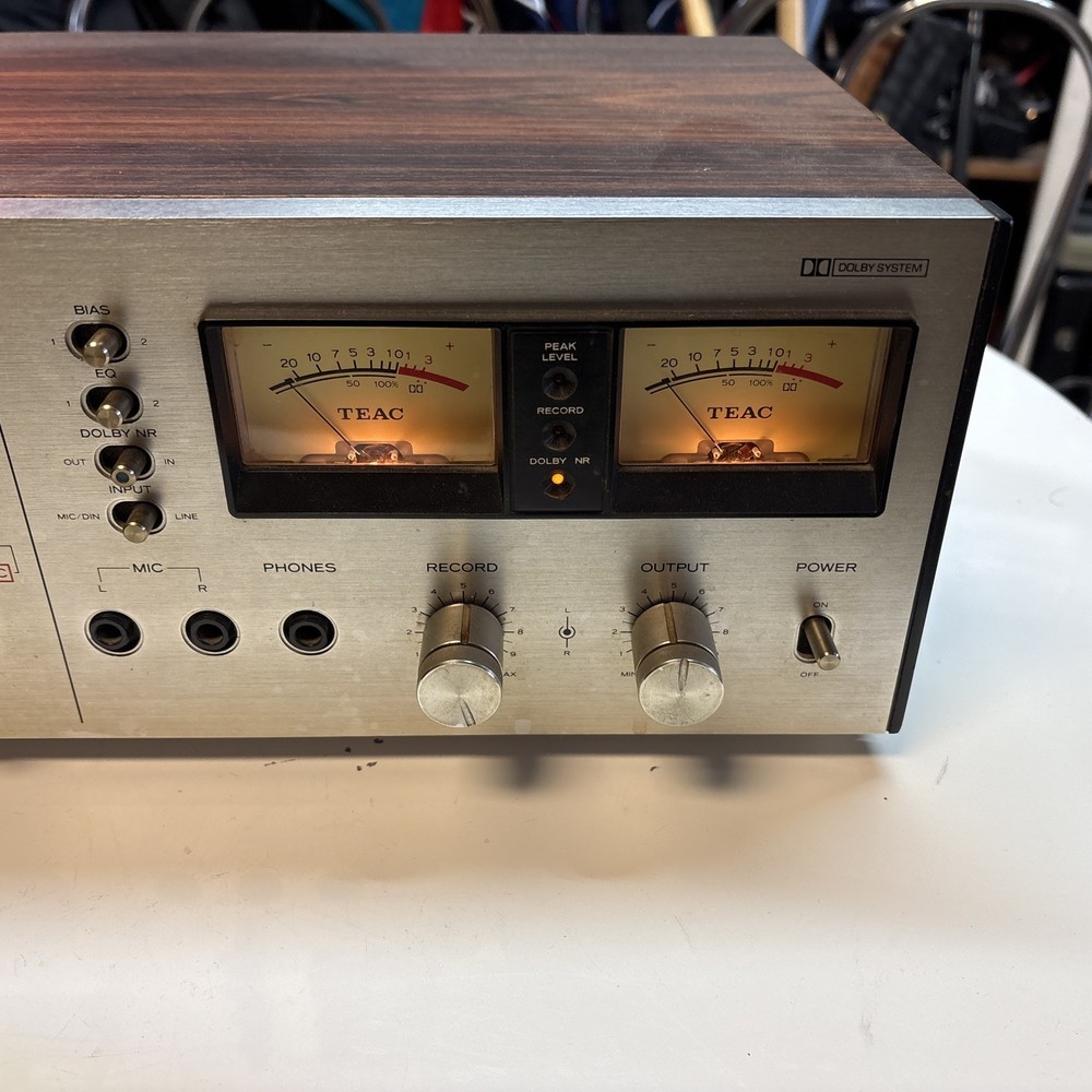 Teac A-400 Stereo Cassette Deck - POWERS ON & RUNS - AUDIO OUTPUT NOT TESTED