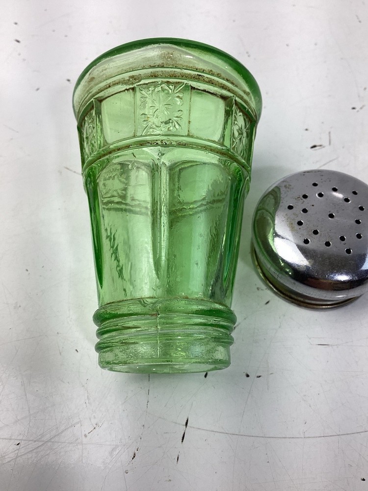 Vintage Depression Glass DORIC pattern Green Single Shaker