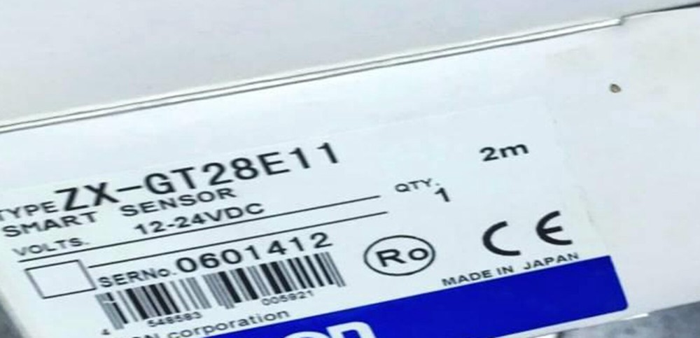 New IN BOX Omron sensor ZX-GT28E11